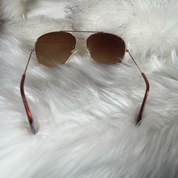 Stylish Brown Aviator Sunglasses - Picture 6 of 7